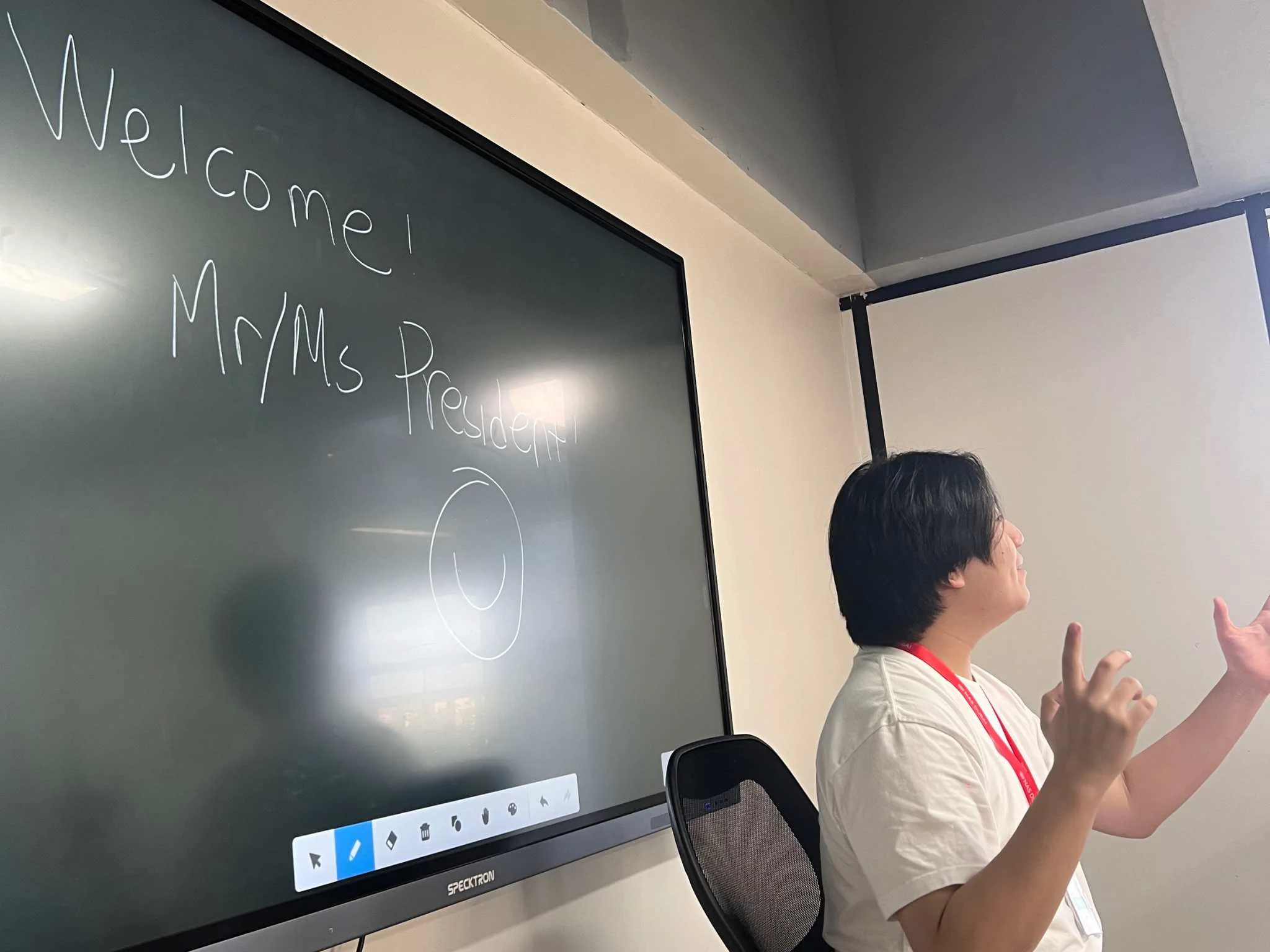 Atlantic Ivy mentor teaching a writing seminar